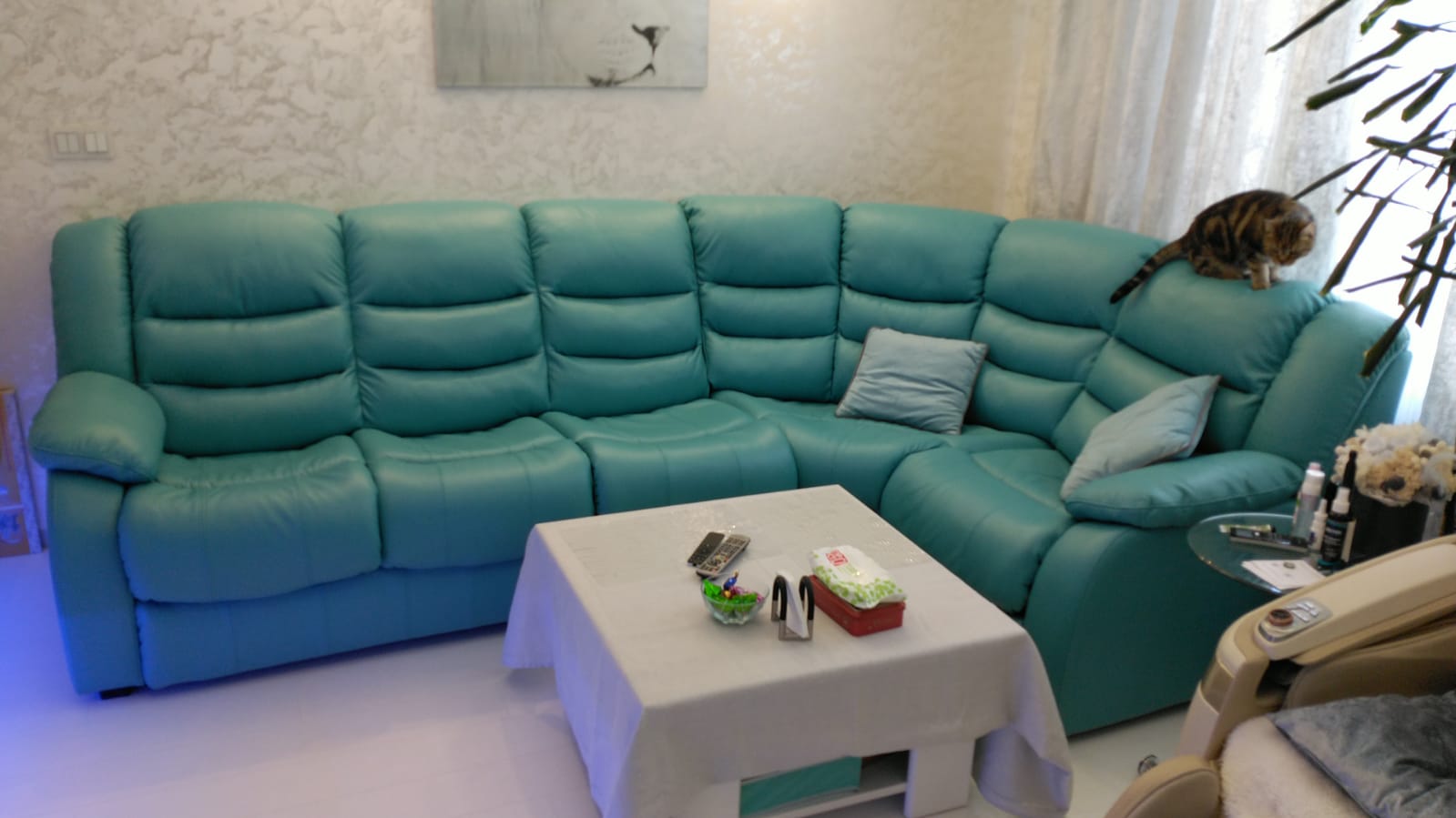 Перетяжка дивана на дому. Могоча